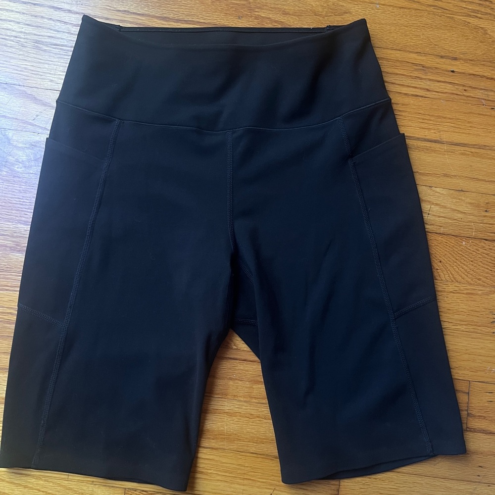 Uniqlo Airism Soft Pocket Biker Shorts size M